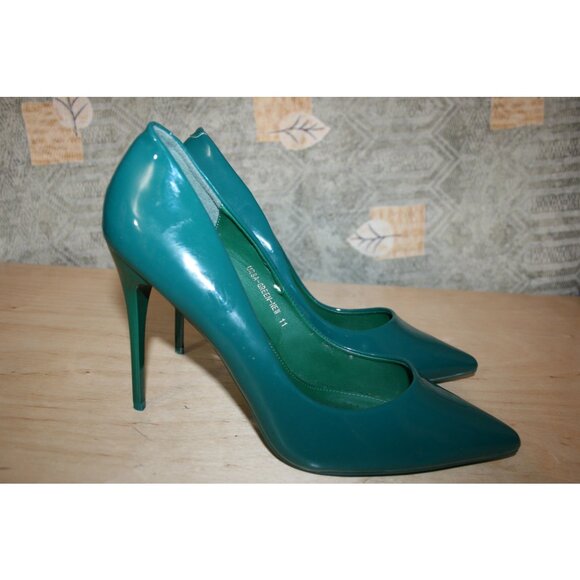 Azalea Wang Green Patent Classic Pumps - Picture 1 of 5